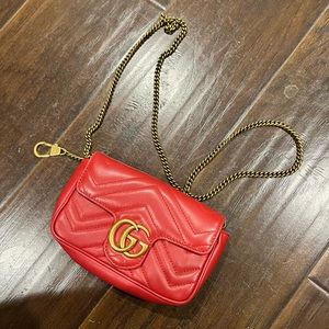 GG Marmont matelassé leather super mini bag